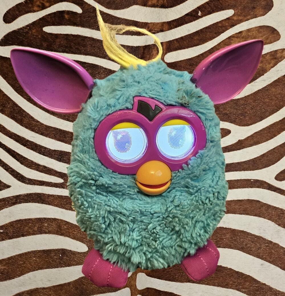 Hasbro Furby Lagoona 2012 Electronic Toy Moving Teal Purple Interactive WORKS